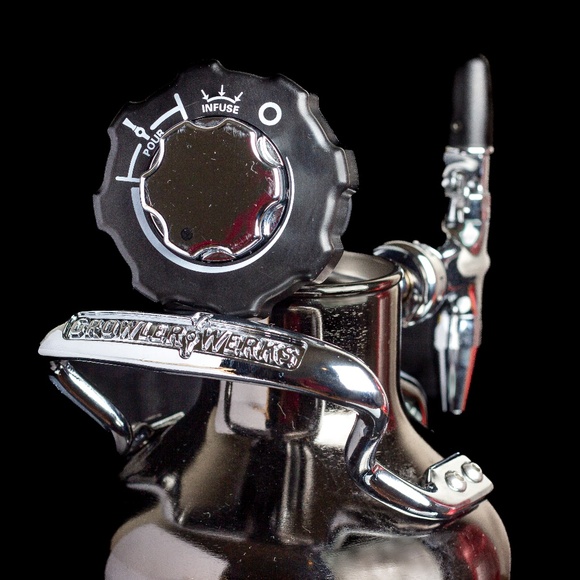 GROWLERWERKS UKEG Nitro Cold Brew Coffee Maker - Picture 2 of 8